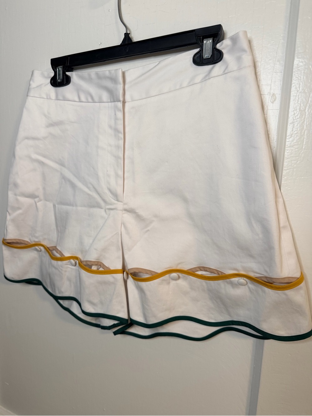 NWT Antonio Melani White Scallop Trim High-Waist Women's Shorts - Picture 6 of 11